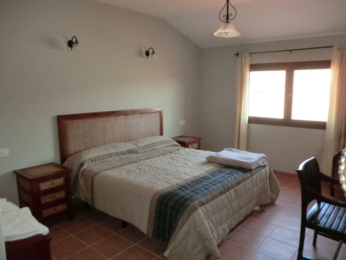 C.Rural Huertadeltiocruz Guest House Mestanza Exterior photo